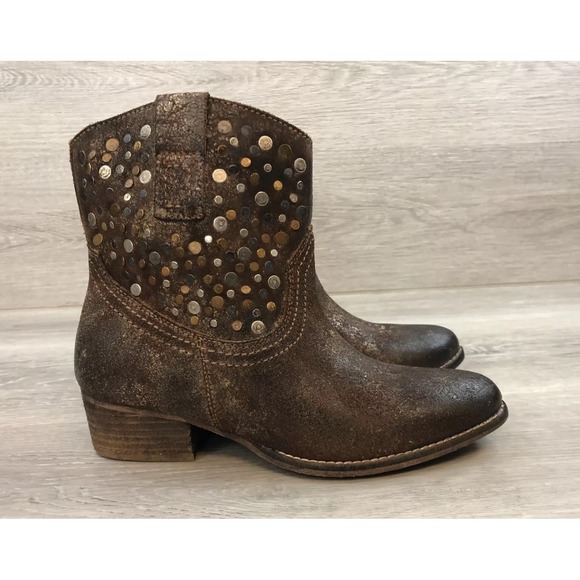 Diba True Shoes - Diba True Flying Solo Women's Brown Leather‎ 6.5 Studded Ankle Western Pull On